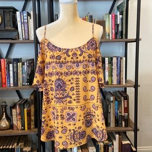 Kaileigh Beautiful Open Shoulder Blouse, size L, Like New!